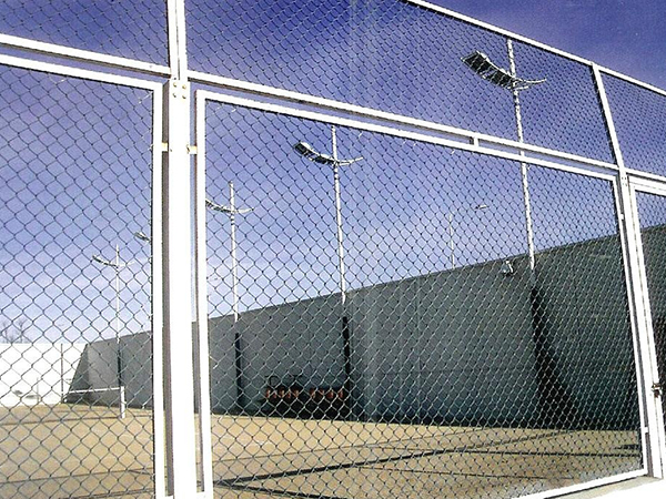 鐵絲網圍墻圖片2