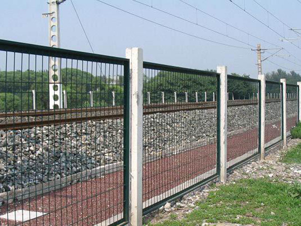 天津高速鐵路防護(hù)欄圖片1