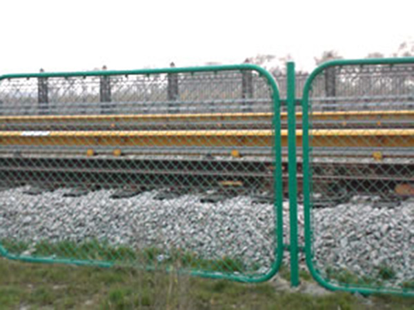 天津高速鐵路防護(hù)欄圖片3