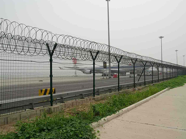 機場隔離網(wǎng)圖片2
