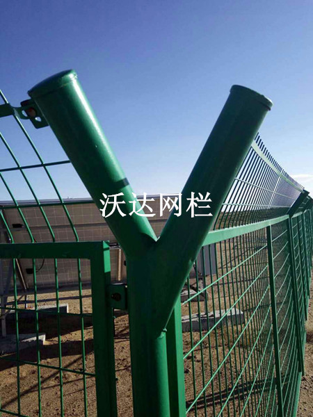 海口內蒙古烏拉特中旗油井護欄網工程圖片4