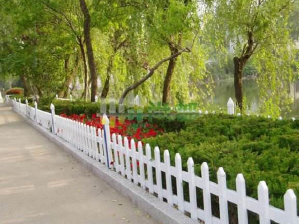 綠化護(hù)欄 - 安平縣中澤絲網(wǎng)制造有限公司圖片2