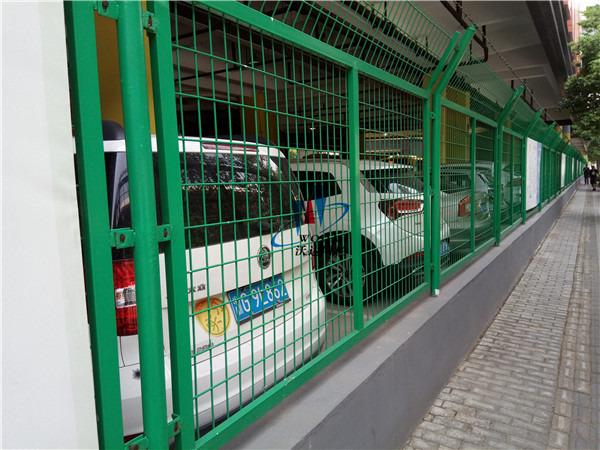 山東框架護(hù)欄網(wǎng)上海嘉定項(xiàng)目工程案例圖片2