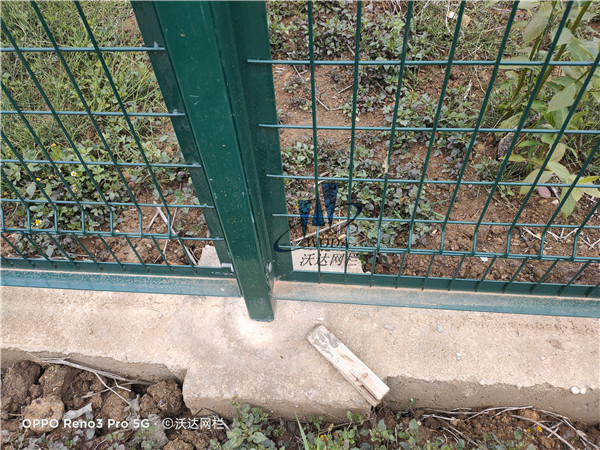 云南機(jī)場鋼筋網(wǎng)圍界護(hù)欄網(wǎng)圖片3