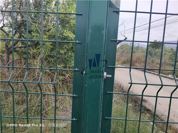 云南機(jī)場鋼筋網(wǎng)圍界護(hù)欄網(wǎng)圖片4