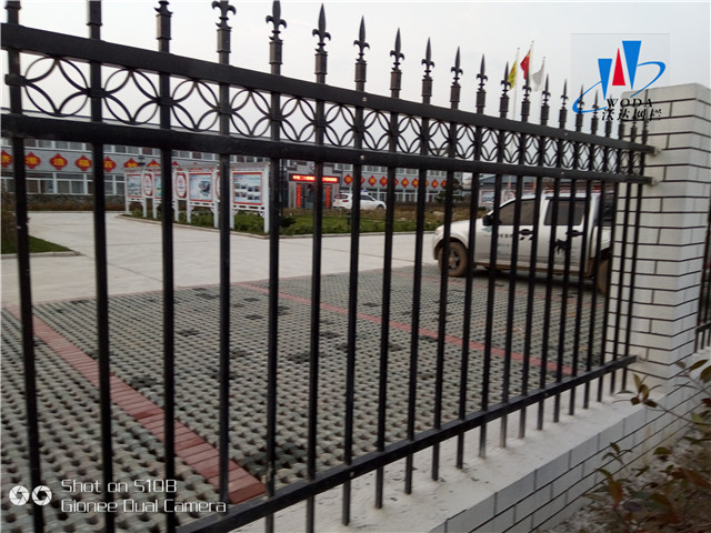 圍墻鐵藝護欄圖片3