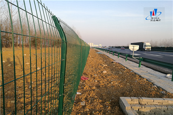 C型柱隔離柵圖片4